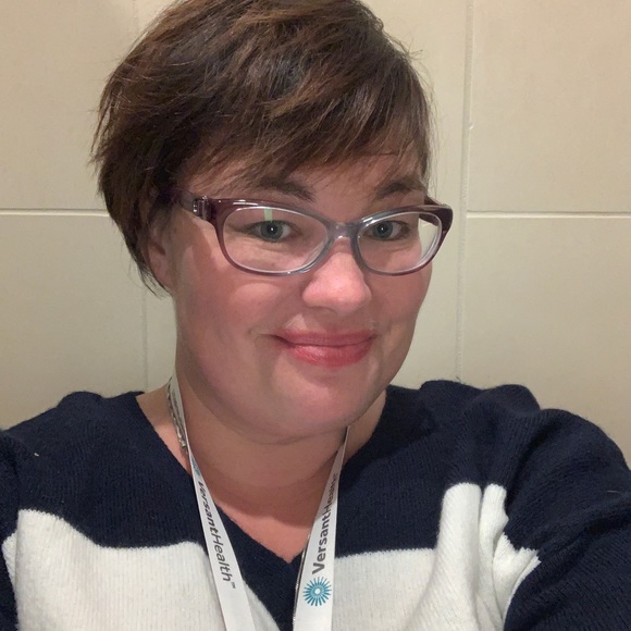 Meet your Posher, Nicole - Picture 5 of 8